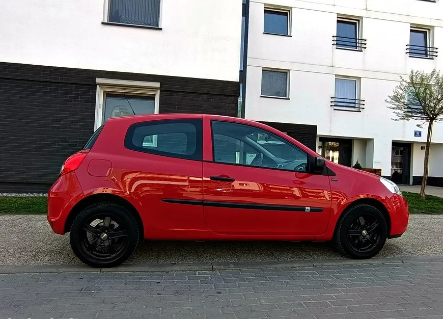 Renault Clio cena 14500 przebieg: 170000, rok produkcji 2011 z Elbląg małe 326